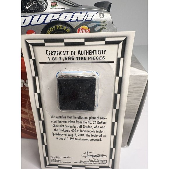 2004 Jeff Gordon #24 "DUPONT /HMS 20th ANNIVERSARY" Monte Carlo 1/24 Action - Picture 2 of 6